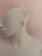 Çelik Kare Model Mineli Küpe