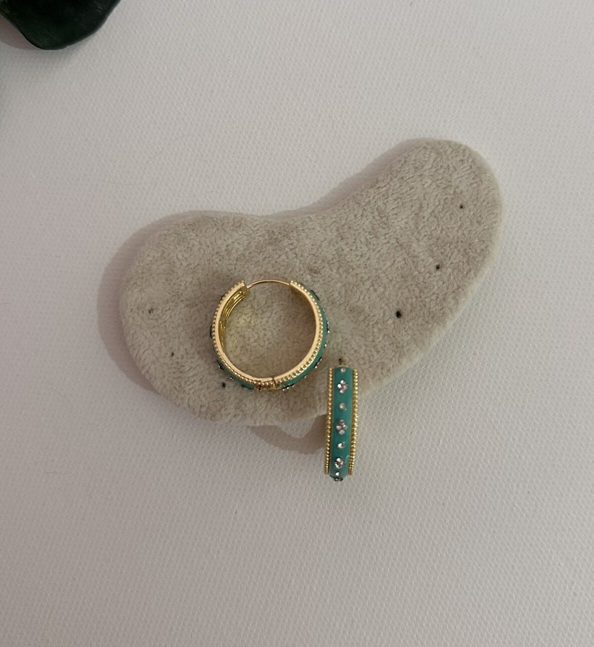 Çelik Mineli Yeşil Halka Küpe