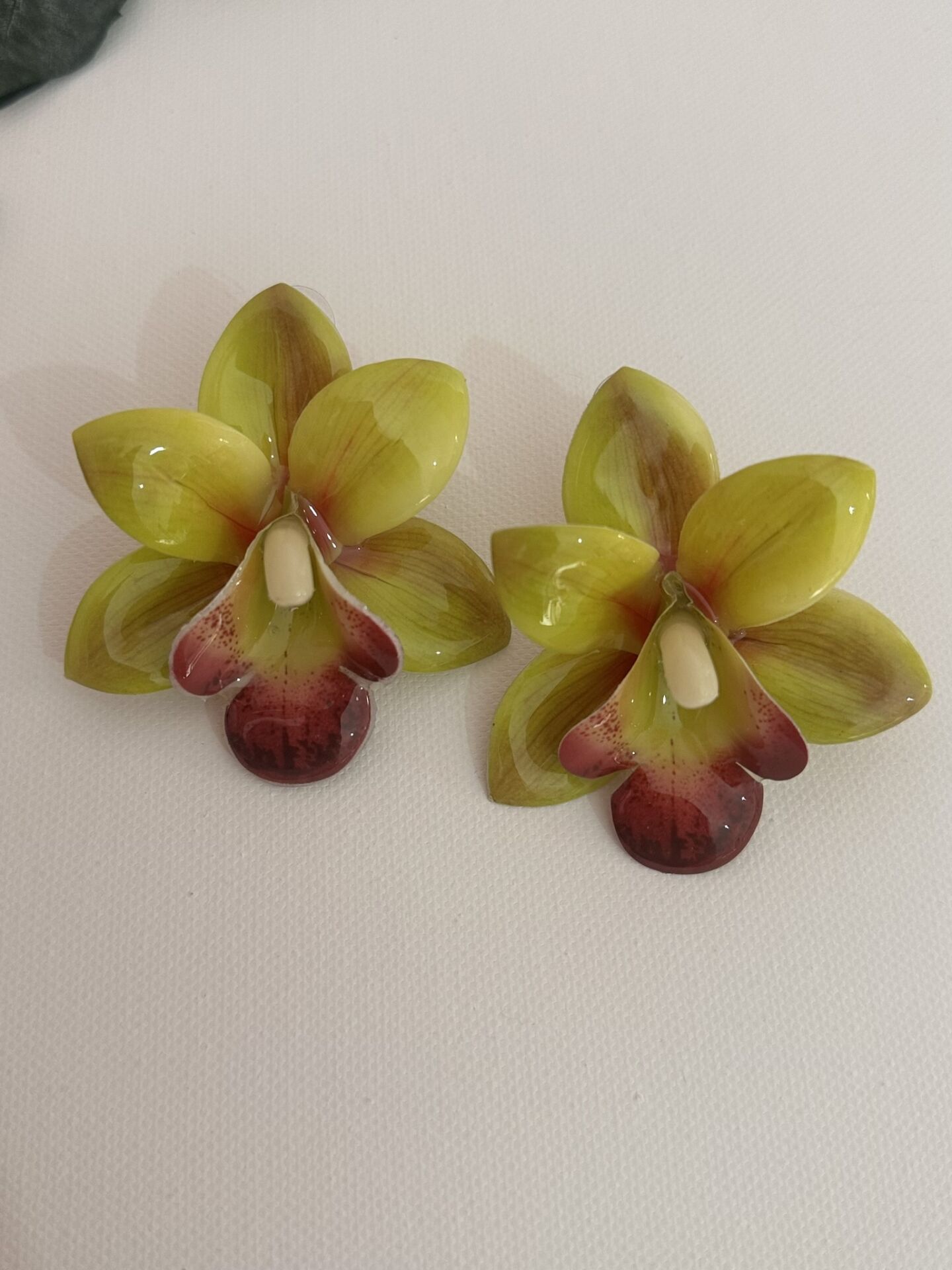 Marka Model Çiçek Küpe