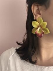 Marka Model Çiçek Küpe