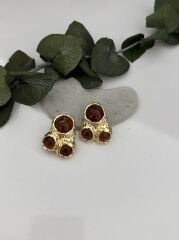 Kahverengi Taşlı Gold Detay Küpe