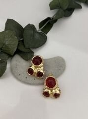 Kırmızı Taşlı Gold Detay Küpe