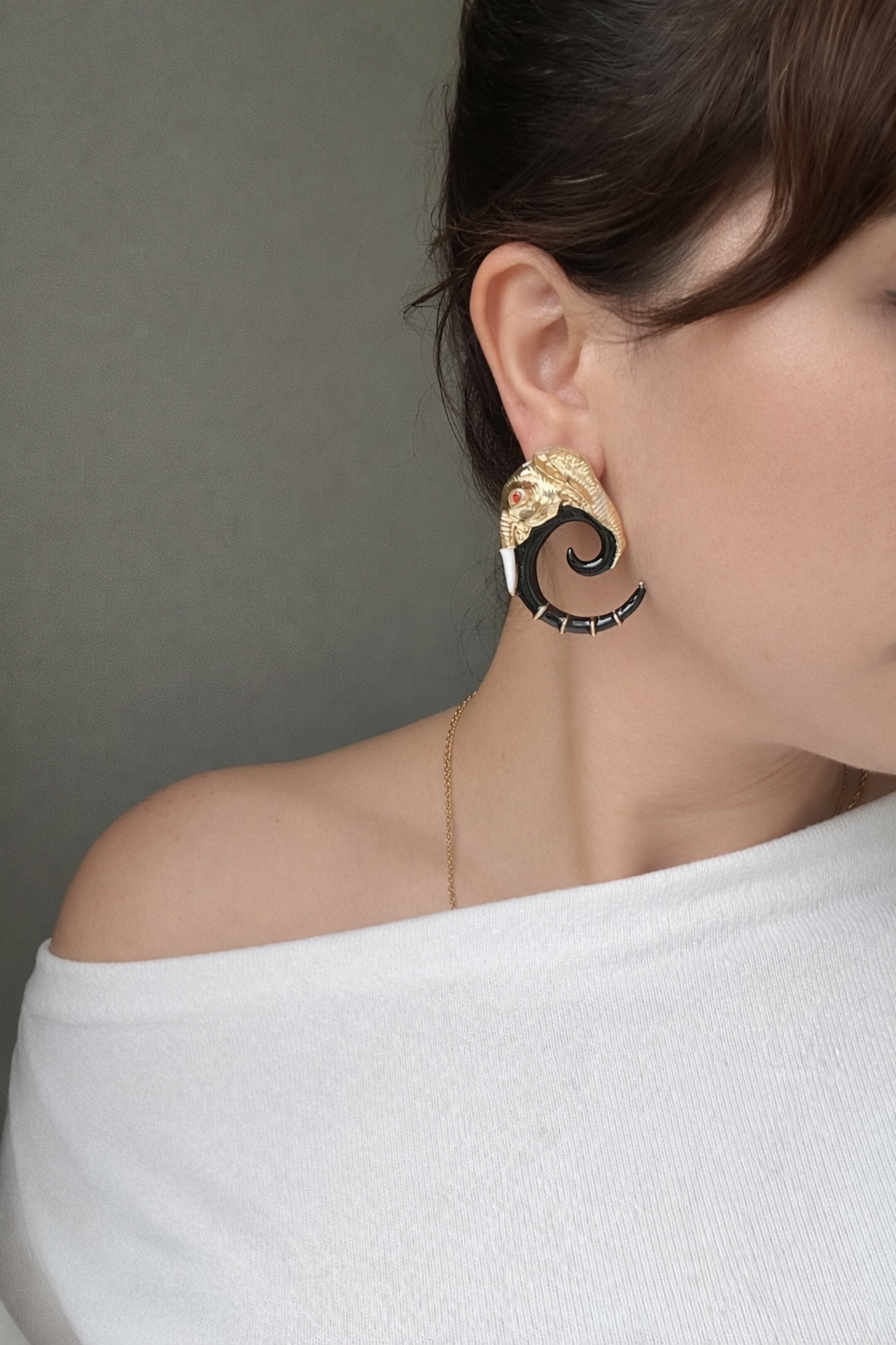 Siyah Fil Model Küpe