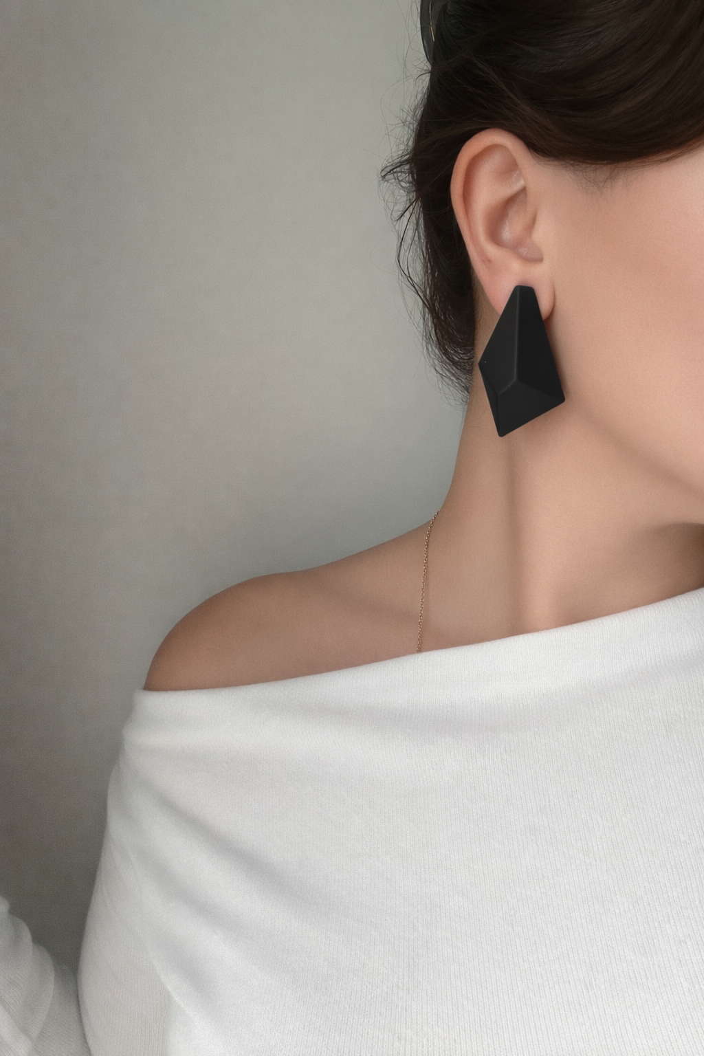 Damla Model Siyah Küpe