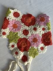 Çiçekli Örgü Model Üçgen Bandana